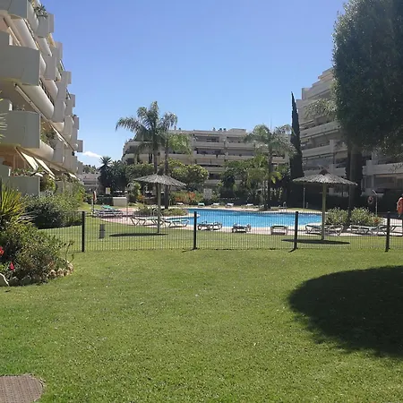 Familiar Guadalmina Apartment *